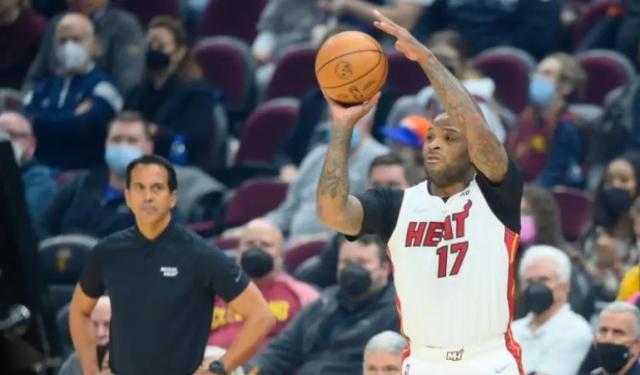 美媒评选分区决赛20大球星 077居首巴特勒仅第4