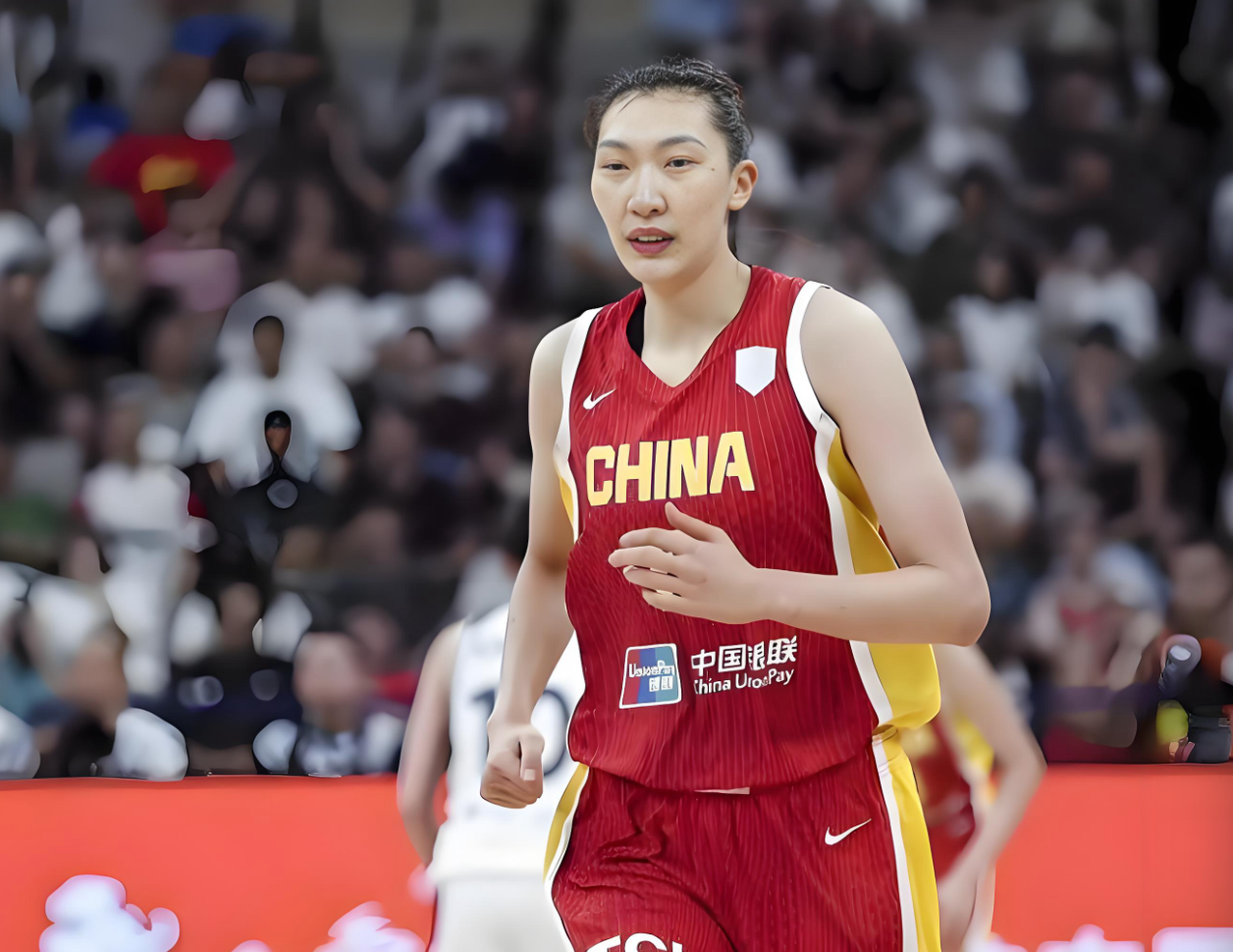 退步太大！女篮顶级锋线球员，首发打了8分钟，被宫鲁鸣弃用