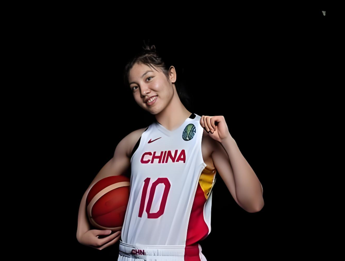 退步太大！女篮顶级锋线球员，首发打了8分钟，被宫鲁鸣弃用