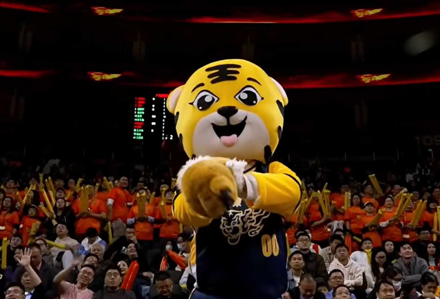 输辽宁16分！杜锋犯了3个错误，是广东队输球的主要因素