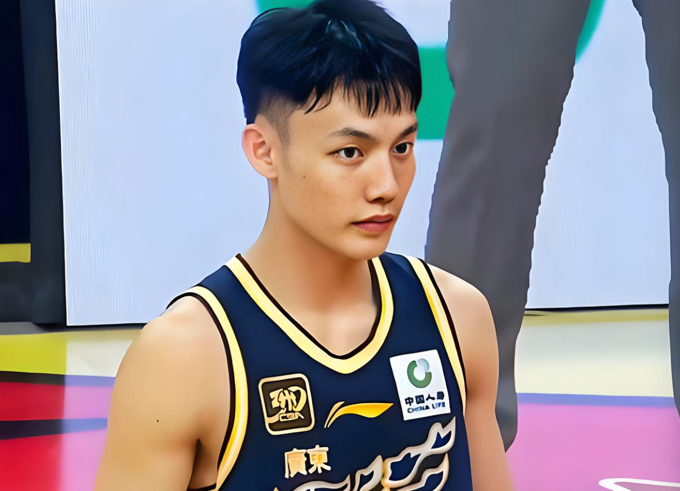 输辽宁16分！杜锋犯了3个错误，是广东队输球的主要因素